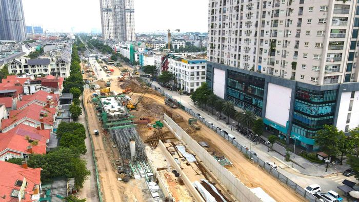 Công trình được kỳ vọng tăng khả năng lưu thông, giảm xung đột giữa các dòng phương tiện, đồng thời cải thiện kết nối giữa đường Vành đai 3,5 với Đại lộ Thăng Long và các tuyến giao thông quan trọng ở phía Tây Hà Nội. Ảnh: Nguyễn Trọng