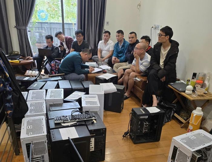 Công an thành phố Hà Nội triệt phá nhóm đối tượng vận hành website mua bán dữ liệu cá nhân và tài nguyên số phục vụ hành vi vi phạm pháp luật. Ảnh: CACC