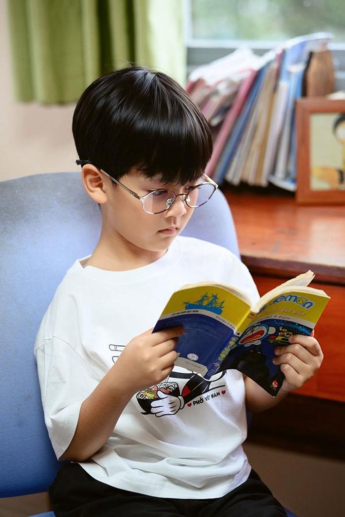 Sinh ra trong một gia đình có bố là nghệ sĩ nổi tiếng, Polo sớm nhận được sự quan tâm của công chúng. Tuy nhiên, Đàm Vĩnh Hưng không vì vậy mà để con trở thành tâm điểm trong mọi hoạt động của mình.