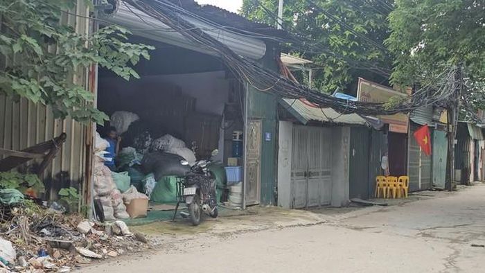 Theo UBND phường Từ Liêm, quá trình kiểm tra, xử lý các công trình vi phạm còn gặp không ít khó khăn do phần lớn các công trình vi phạm về đất đai, trật tự xây dựng đã tồn tại từ nhiều năm trước.