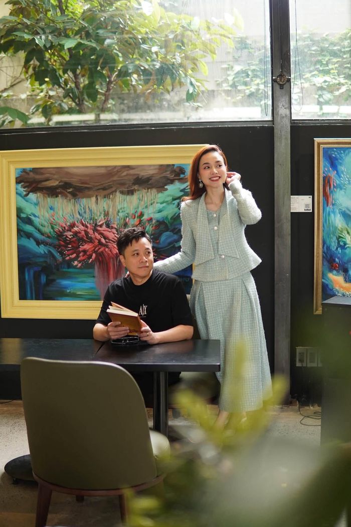 Nữ diễn viên không ngần ngại gửi lời động viên đến "người đàn ông trong hình". Đinh Ngọc Diệp viết: "Mình muốn gửi lời động viên đến người đàn ông trong hình. Vì anh ấy rất cực và rất cố gắng".