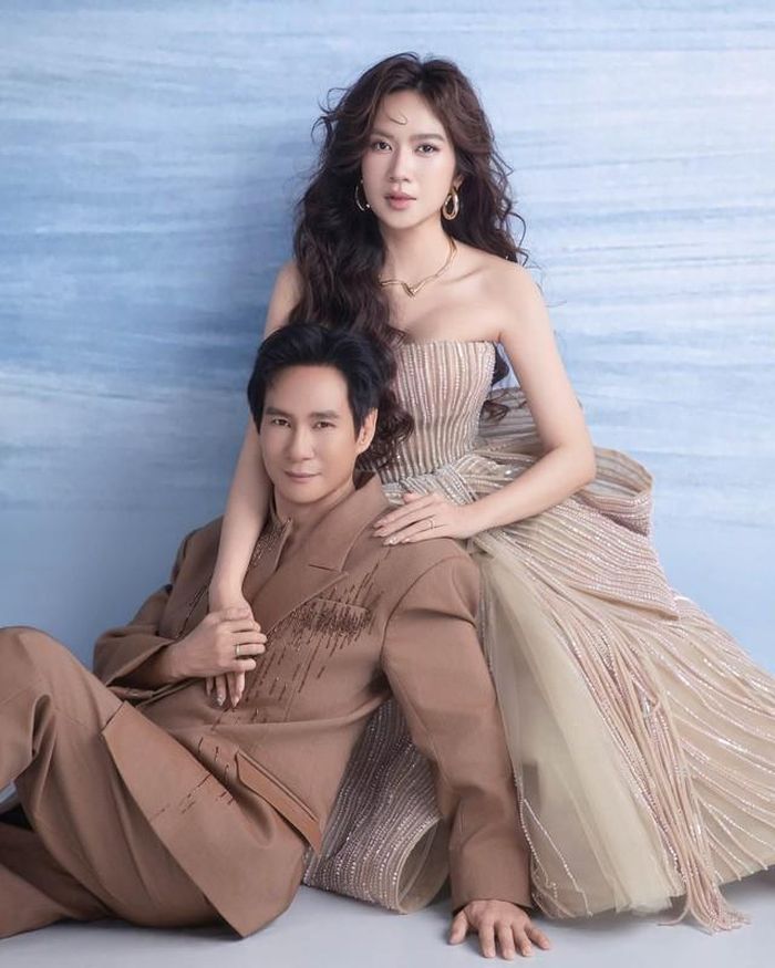 Lý Hải - Minh Hà đã có gần 2 thập kỷ bên nhau, đồng hành hỗ trợ nhau cả trong cuộc sống, đăc biệt là sự nghiệp, tạo dựng thương hiệu "Lật mặt". Nếu Lý Hải là người đứng phía trước với vai trò nghệ sĩ, đạo diễn thì Minh Hà lại là hậu phương, đảm nhận nhà sản xuất.