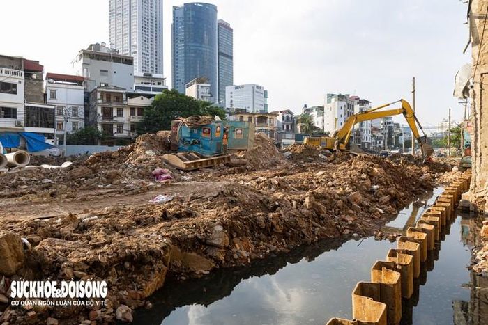 Sau khi hoàn tất mặt bằng, địa phương đang thực hiện các thủ tục đấu thầu để lựa chọn đơn vị thi công. Dự án đặt mục tiêu hoàn thành trong năm 2026, đồng bộ với tuyến Vành đai 2,5 đang triển khai trên địa bàn phường.