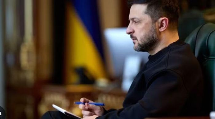 Nhiệm kỳ của ông Zelensky trên lý thuyết kết thúc vào tháng 5/2024, nhưng Ukraine không tổ chức bầu cử do hiến pháp cấm tiến hành hoạt động này trong thời gian thiết quân luật.