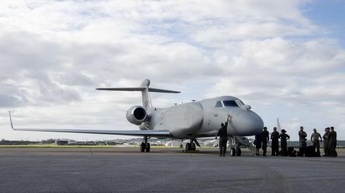 Một quan chức NATO sau đó nhấn mạnh hoạt động này mang tính đồng minh và do Mỹ kiểm soát, không phải chiến dịch của NATO. Liên minh cũng hạ thấp khả năng đây là phản ứng trước một sự kiện cụ thể.