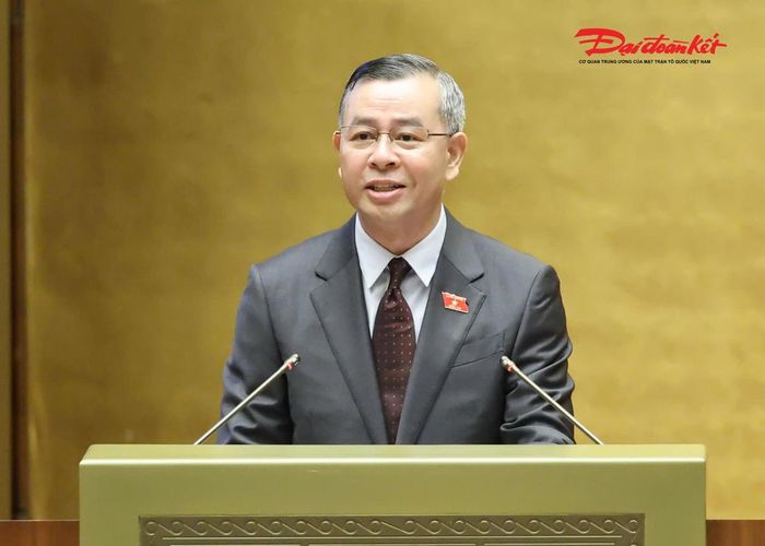 Bộ trưởng Bộ Tài chính Ngô Văn Tuấn đã trình bày Tờ trình về chủ trương đầu tư Chương trình mục tiêu quốc gia phát triển văn hóa - xã hội, nông thôn, dân tộc và miền núi giai đoạn 2026 – 2035. Ảnh: Quang Vinh