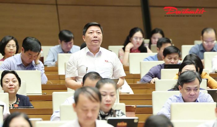 Đại biểu Quốc hội Nguyễn Vũ Trung phát biểu (Ảnh: Quang Vinh)