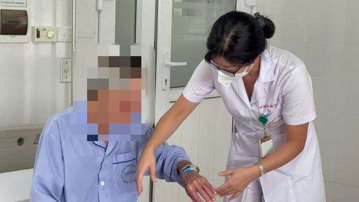 Bệnh nhân được chăm sóc và điều trị tại Bệnh viện Bệnh Nhiệt đới Trung ương. BVCC