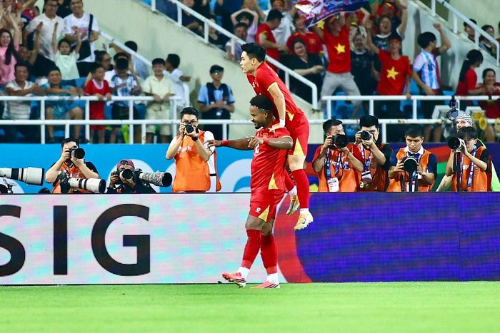 Màn trình diễn của Xuân Son trở thành tâm điểm chú ý. Đến phút 90, anh ghi thêm một bàn để hoàn tất cú đúp và ấn định chiến thắng 2-0.