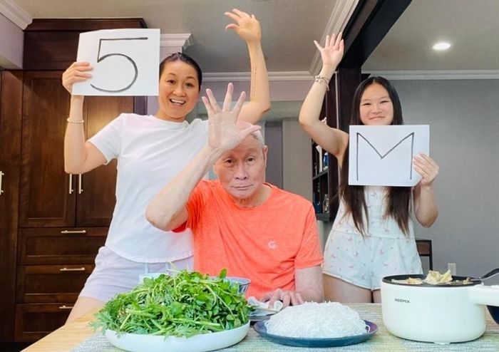 Hiện tại, chị Phương bắt đầu chia sẻ nhiều hơn về cuộc sống của hai cha con và con gái.