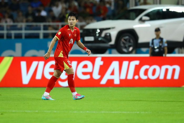  Tuấn Tài và Hoàng Hên cùng nhận điểm 6,2 thấp nhất trong 15 tuyển thủ Việt Nam được Flashscore tính điểm. 
