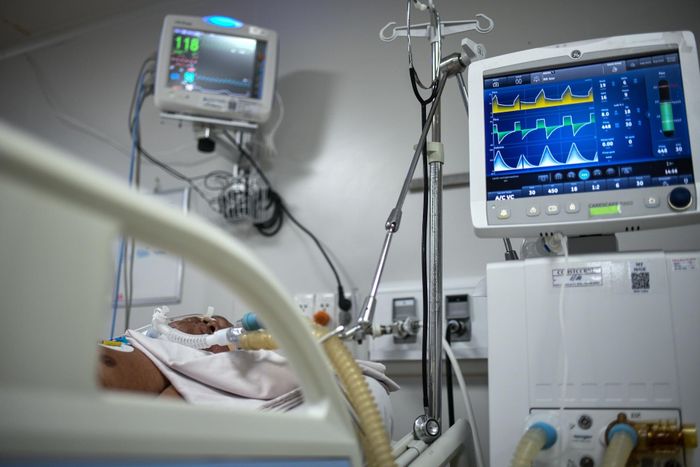  Bệnh viện Bệnh Nhiệt đới TP.HCM vừa là nơi điều trị tuyến cuối cho những bệnh nhân truyền nhiễm nặng, vừa là "người gác đền" trước những dịch bệnh. Ảnh: Duy Hiệu. 