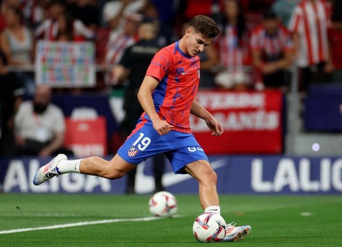 Alvarez nhiều khả năng sẽ ở lại Atletico và đối mặt áp lực lớn trước truyền thông và người hâm mộ. Ảnh: Reuters.