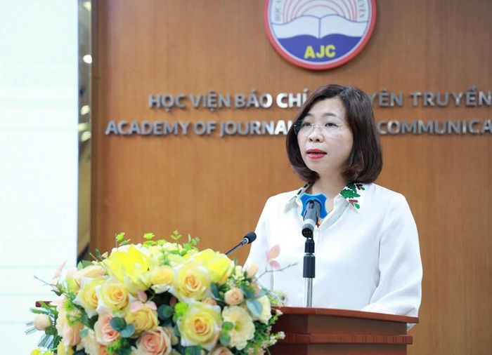 PGS.TS. Nguyễn Thị Trường Giang, Phó Giám đốc Học viện Báo chí và Tuyên truyền, làm rõ sự biến đổi trong kỷ nguyên số