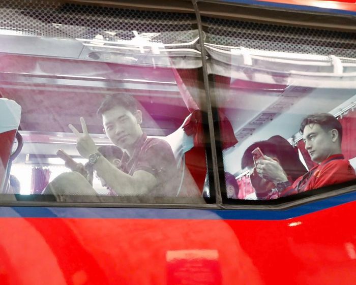Đình Bắc vui vẻ khi cùng đội tuyển Việt Nam có mặt tại Bangkok
