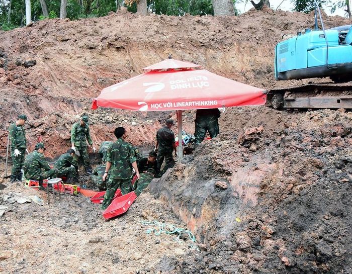 Ngày 20.8, các lực lượng tiếp tục mở rộng phạm vi tìm kiếm tại khu B Công viên Lê Thị Riêng