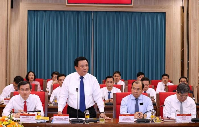 Ủy viên Bộ Chính trị khóa XIII, Chủ tịch Hội đồng Lý luận Trung ương Nguyễn Xuân Thắng phát biểu