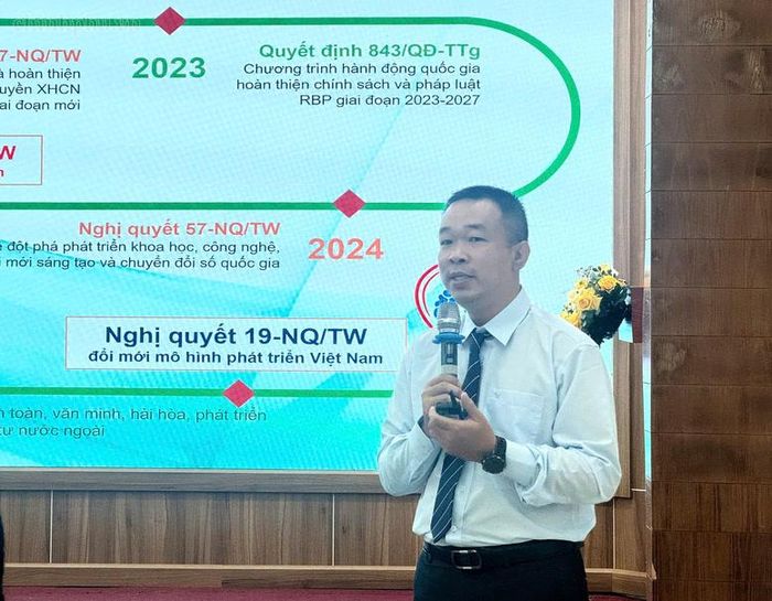 TS. Nguyễn Tiến Đạt cập nhật chính sách, pháp luật và thực tiễn thực hành kinh doanh có trách nhiệm trong lĩnh vực KH&CN - Ảnh: chinhphu.vn/Thu Giang