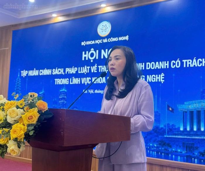 Bà Nguyễn Thị Thu Trang, Phó Vụ trưởng Vụ Pháp chế (Bộ KH&CN) phát biểu tại hội nghị - Ảnh: chinhphu.vn/Thu Giang