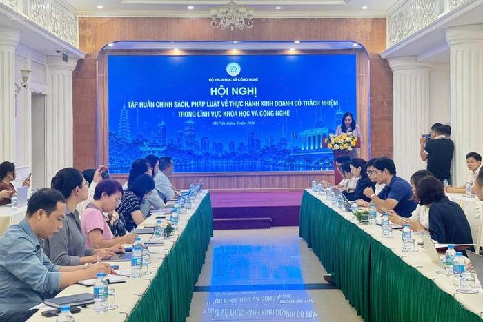 Hội nghị tập huấn chính sách, pháp luật về thực hành kinh doanh có trách nhiệm trong lĩnh vực KH&CN - Ảnh: chinhphu.vn/Thu Giang