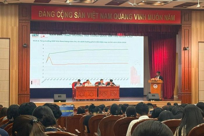 Hội thảo khoa học quốc gia "Đổi mới mô hình phát triển của Việt Nam đáp ứng yêu cầu kỷ nguyên mới" - Ảnh: chinhphu.vn