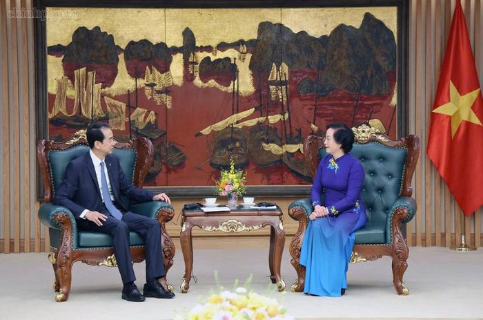 Bí thư Trung ương Đảng, Phó Thủ tướng Chính phủ Phạm Thị Thanh Trà tiếp Đại sứ Trung Quốc tại Việt Nam Hà Vĩ - Ảnh: chinhphu.vn/Thu Giang
