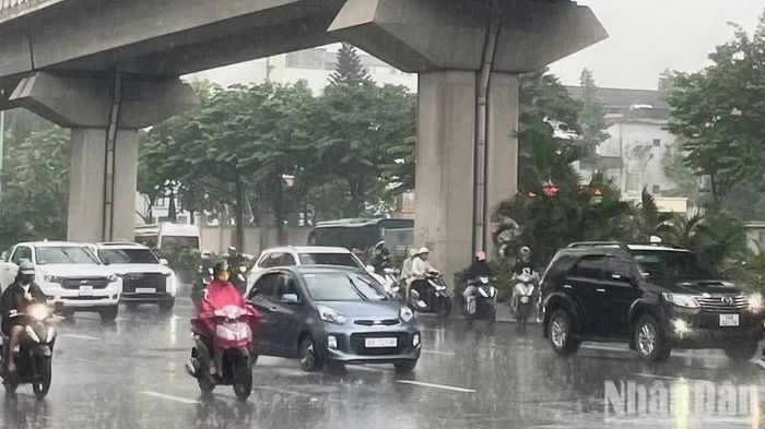 Dự báo Hà Nội có lúc có mưa rào và dông, cục bộ có nơi mưa to. (Ảnh minh họa: Đ.T)