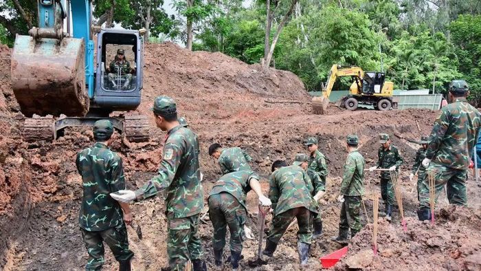 Lực lượng làm nhiệm vụ tại Công viên Lê Thị Riêng. (Ảnh: Bộ Tư lệnh Thành phố Hồ Chí Minh)