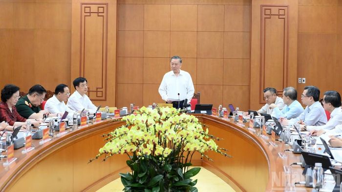 Tổng Bí thư, Chủ tịch nước Tô Lâm chủ trì làm việc với Ban Tổ chức Trung ương về Đề án sơ kết 5 năm thực hiện Nghị quyết số 28-NQ/TW. (Ảnh: ĐĂNG KHOA)