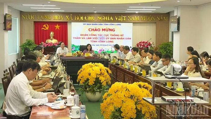 Quang cảnh buổi làm việc. (Ảnh: BÁ DŨNG)