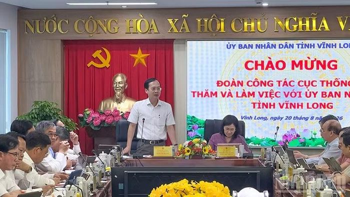 Chủ tịch Ủy ban nhân dân tỉnh Vĩnh Long Trần Trí Quang phát biểu tại buổi làm việc. (Ảnh: BÁ DŨNG)