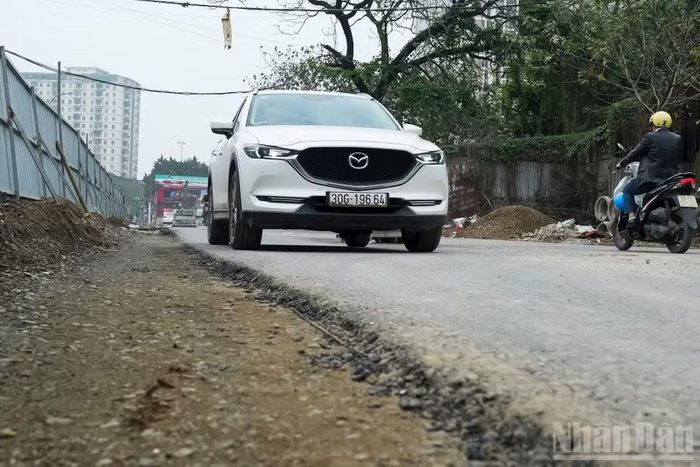 Hiện tuyến đường Nguyễn Cảnh Dị đã có thể thông xe 2 làn, phần đường còn lại được chủ đầu tư dự tính về đích trong quý III/2026.