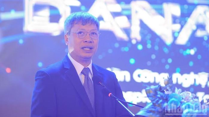Phó Chủ tịch Ủy ban nhân dân thành phố Đà Nẵng Hồ Quang Bửu phát biểu tại diễn đàn. (Ảnh: Công Vinh)
