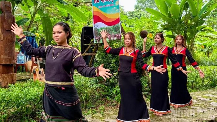 Làng Văn hóa-Du lịch các dân tộc Việt Nam đã sẵn sàng nhiều chương trình đón khách nhân dịp kỷ niệm 81 năm Ngày Quốc khánh.