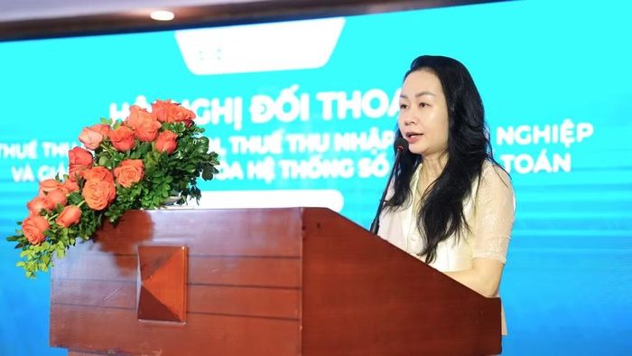  Phó Giám đốc Trung tâm Xúc tiến đầu tư và Hỗ trợ doanh nghiệp Hà Nội Nghiêm Thị Hoàng Anh. (Ảnh: KHÔI MINH) 