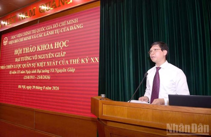 Phó Giáo sư, Tiến sĩ Lý Việt Quang, Viện trưởng Viện Hồ Chí Minh và các lãnh tụ của Đảng phát biểu khai mạc và đề dẫn hội thảo. (Ảnh: THẾ ĐẠI)