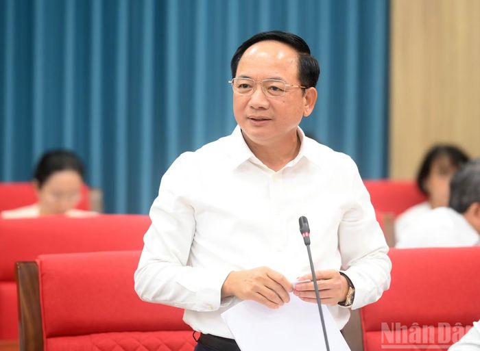 Đồng chí Trịnh Văn Quyết, Ủy viên Bộ Chính trị, Bí thư Trung ương Đảng, Trưởng ban Tuyên giáo Trung ương phát biểu tại cuộc làm việc.