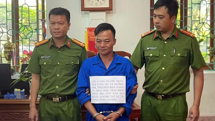 Đối tượng Lầu A Chá tại Cơ quan điều tra.