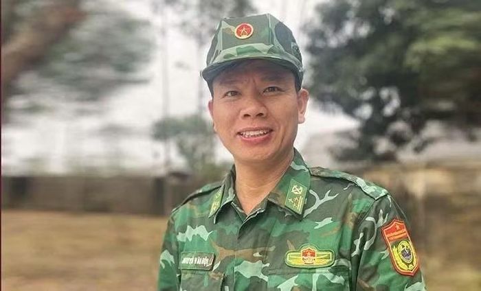 Thượng tá Bộ đội Biên phòng Nguyễn Hội, gương mặt mới lần đầu tham gia trại sáng tác. (Ảnh: Trại sáng tác cung cấp)