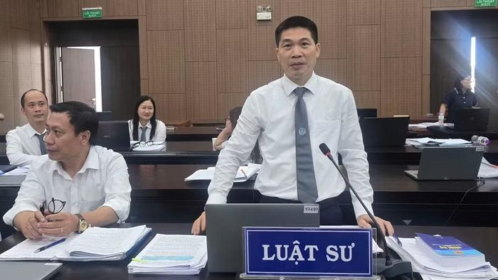 Luật sư tham gia bào chữa tại Tòa. (Ảnh: M.H)