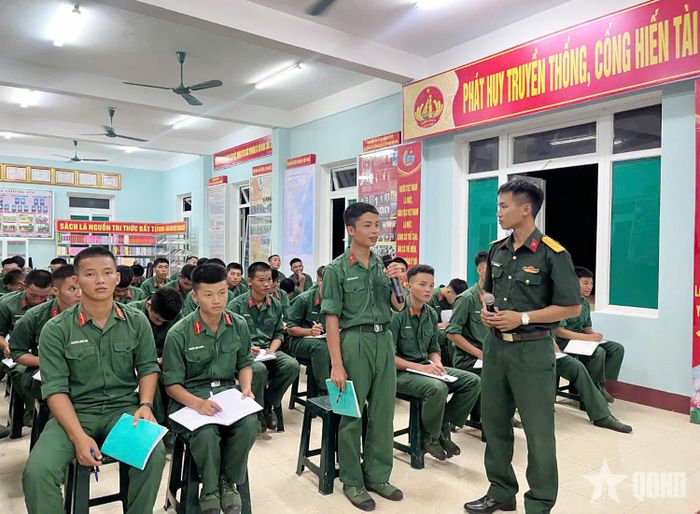 Sư đoàn 968 (Quân khu 4) tổ chức sinh hoạt chuyên đề chấp hành pháp luật Nhà nước, kỷ luật Quân đội, bảo đảm an toàn.