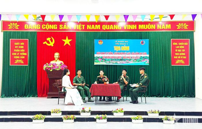 Lữ đoàn Phòng không 283 tọa đàm “Kiên định tư tưởng, giữ nghiêm kỷ luật, bảo đảm an toàn, xây dựng đơn vị vững mạnh toàn diện “Mẫu mực, tiêu biểu”.
