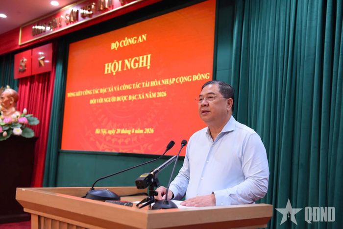 Đồng chí Phạm Gia Túc, Ủy viên Bộ Chính trị, Phó thủ tướng Thường trực Chính phủ, Chủ tịch Hội đồng tư vấn đặc xá phát biểu chỉ đạo hội nghị. Ảnh: TRUNG KIÊN