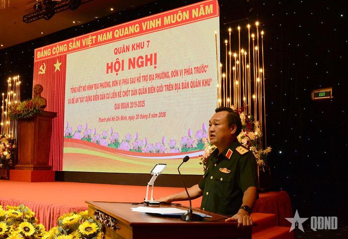 Trung tướng Trần Vinh Ngọc phát biểu tại hội nghị.
