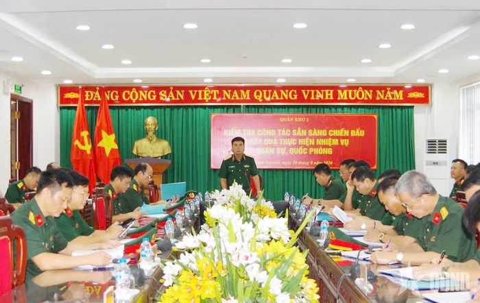  Thiếu tướng Trần Ngọc Tiến, Phó tham mưu trưởng Quân khu 1 kết luận kiểm tra.  