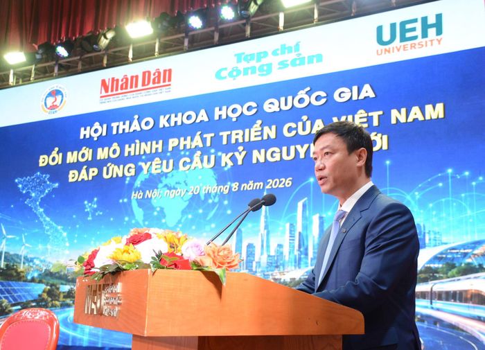 PGS, TS Bùi Đức Thọ phát biểu tại hội thảo.