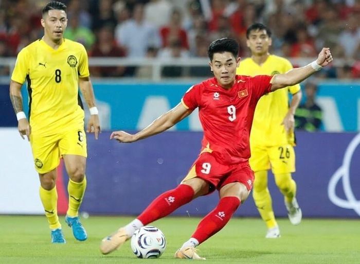 Đình Bắc không thể ghi bàn kỷ niệm sinh nhật tuổi 22