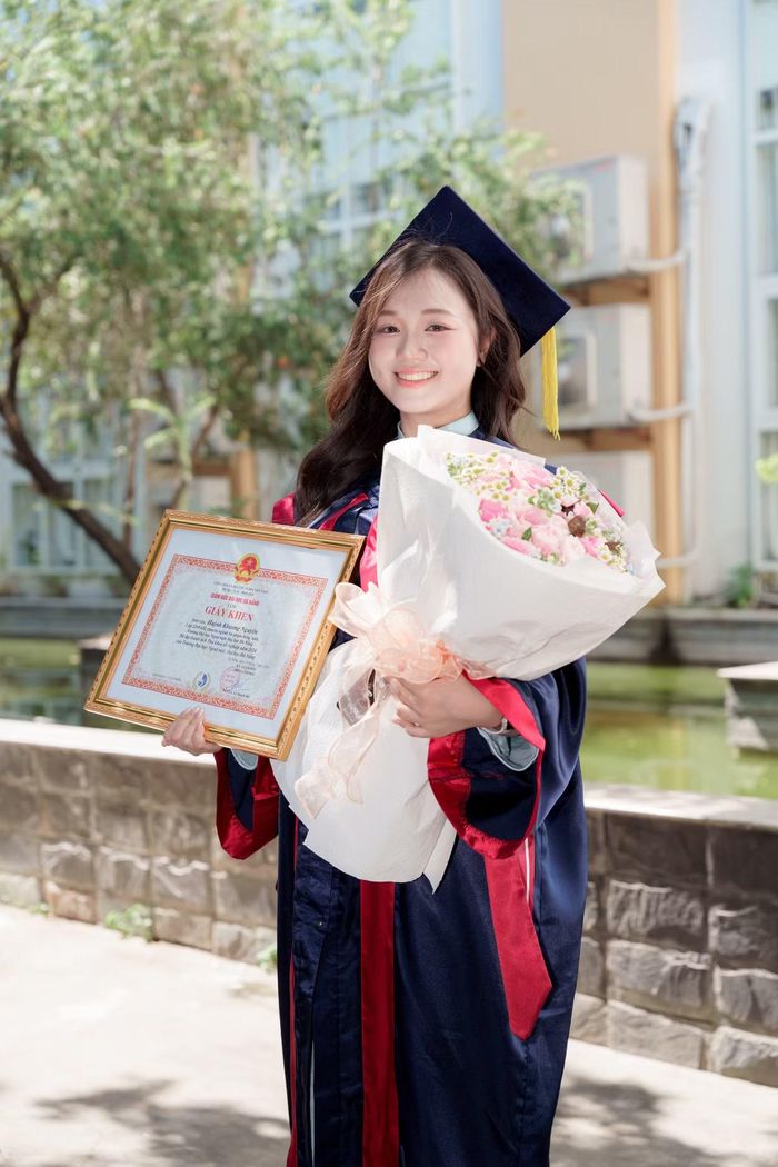 Huỳnh Khương Nguyên - Tân cử nhân ngành Sư phạm Tiếng Anh, trường ĐH Ngoại ngữ (ĐH Đà Nẵng).