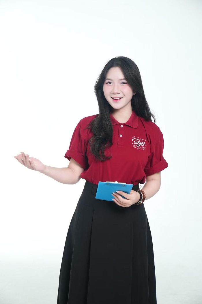 Lê Thị Ngọc Trâm (sinh năm 2005, quê Hải Phòng) - sinh viên năm cuối, chuyên ngành Marketing, Học viện Tài chính.