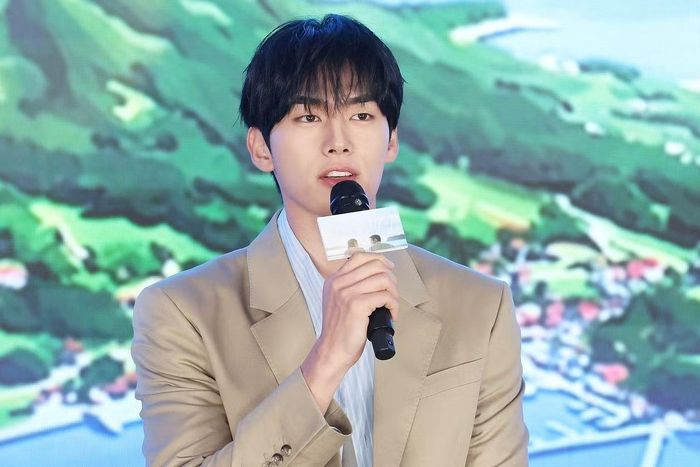 Hong Min Ki, người ra mắt vào năm 2020 đã tham gia bộ phim truyền hình "Love Your Enemy" của đài tvN (năm 2024) và bộ phim "To My Beloved Thief" của đài KBS 2TV (năm 2026). Anh cũng sẽ góp mặt trong bộ phim truyền hình "Study Group 2" của TVING, dự kiến ra mắt vào cuối năm nay.